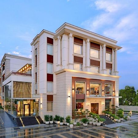 Ameya Suites Nuova Delhi Esterno foto