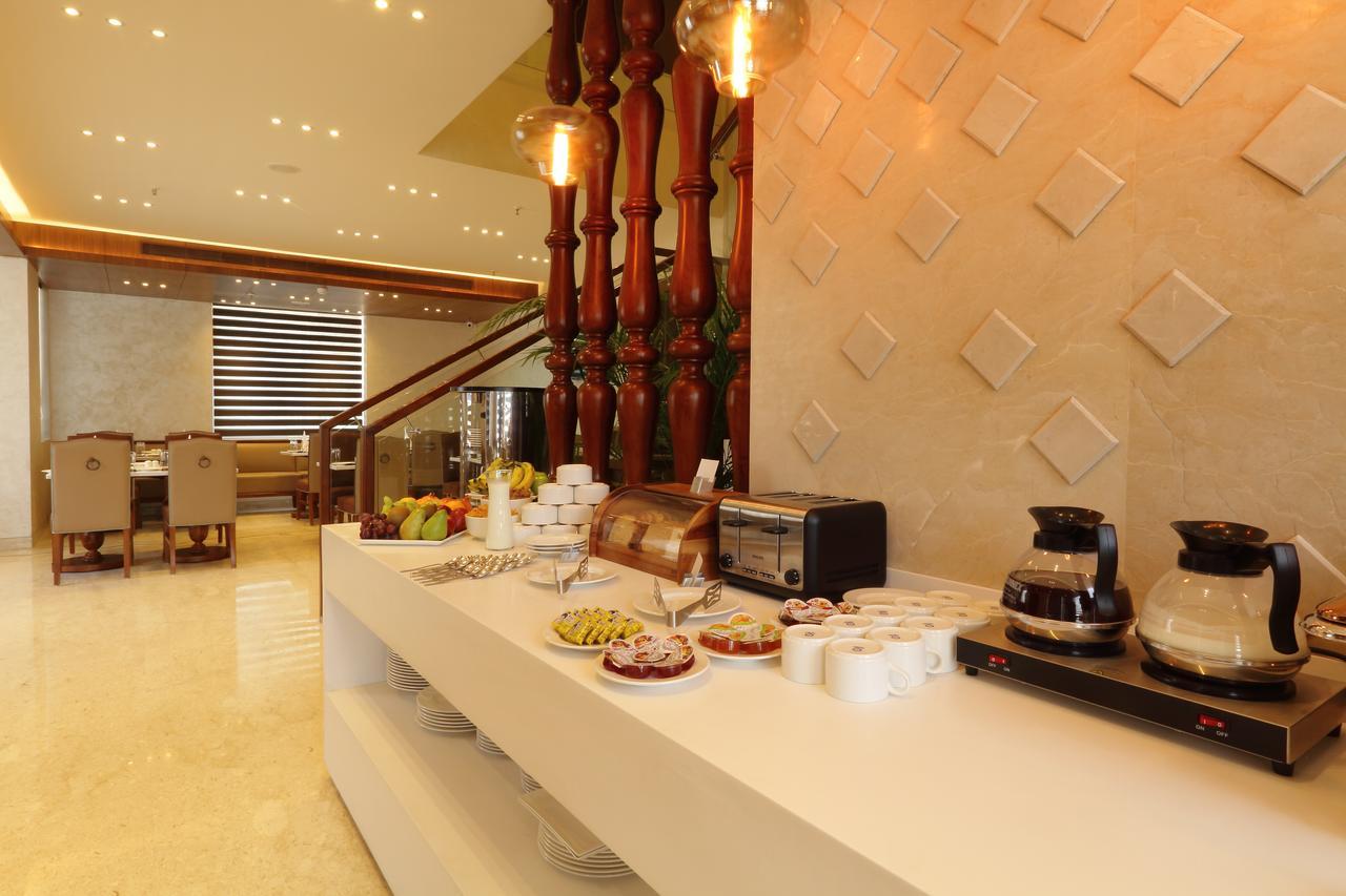 Ameya Suites Nuova Delhi Esterno foto