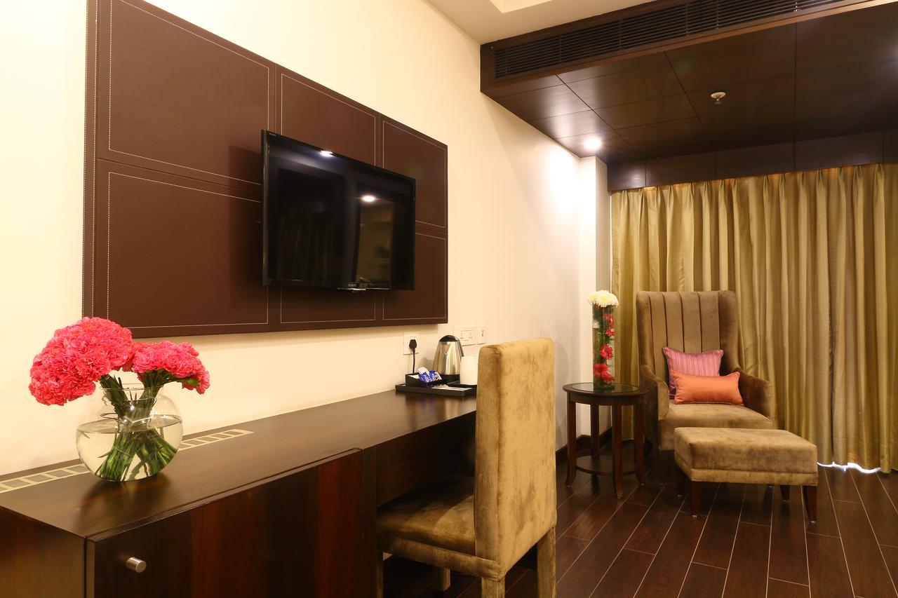 Ameya Suites Nuova Delhi Esterno foto