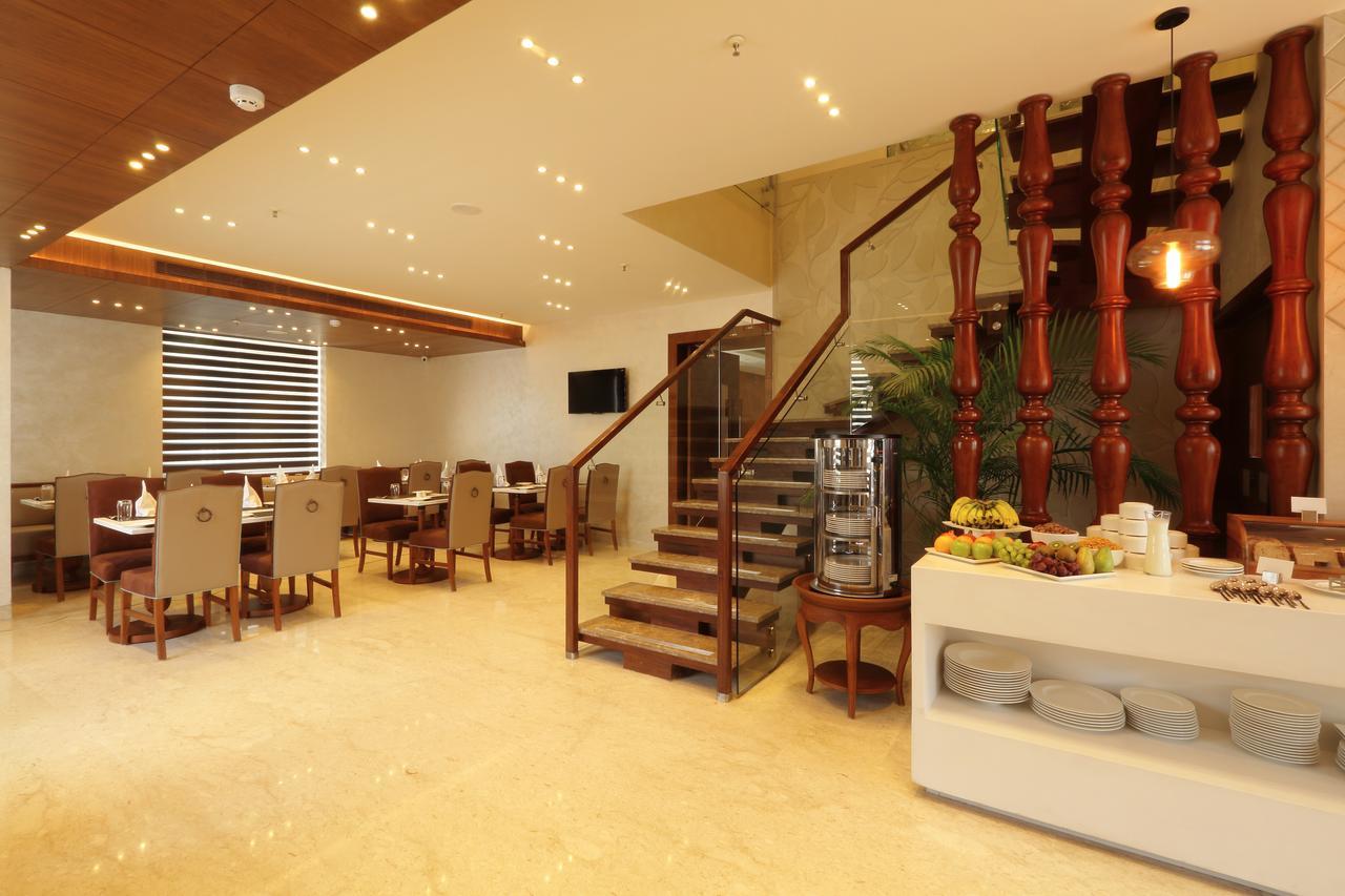 Ameya Suites Nuova Delhi Esterno foto