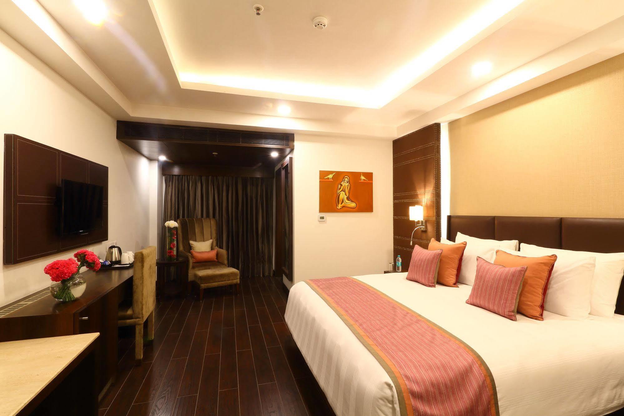 Ameya Suites Nuova Delhi Esterno foto