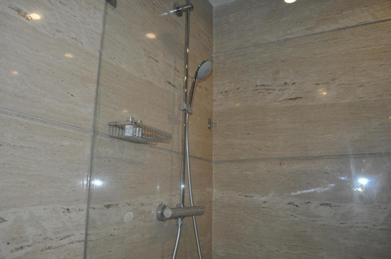 Ameya Suites Nuova Delhi Esterno foto