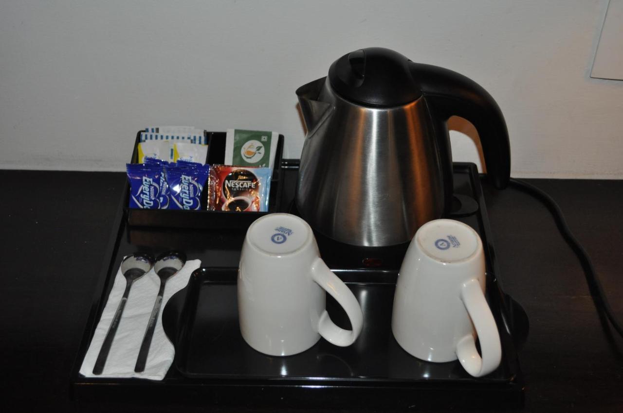 Ameya Suites Nuova Delhi Esterno foto